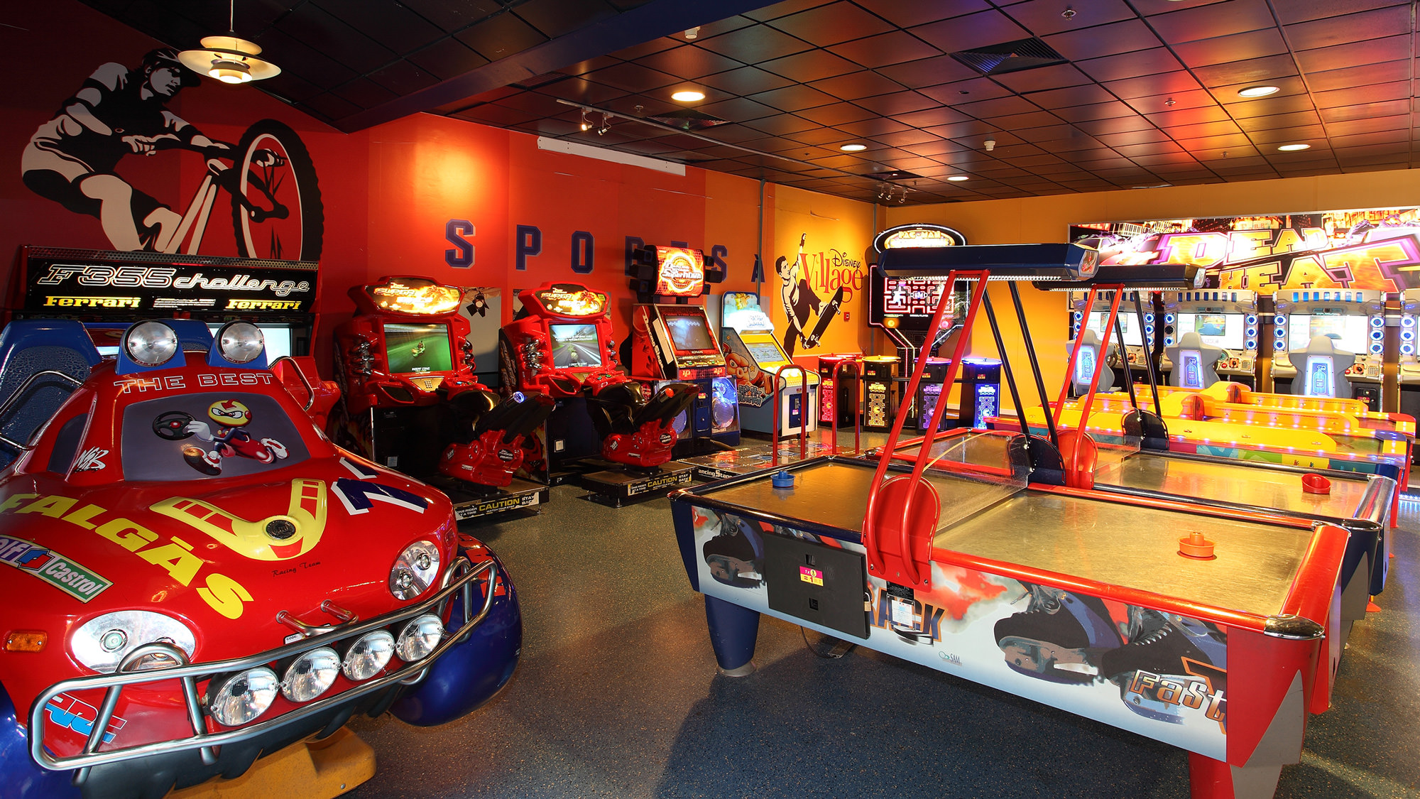 Les bornes d'arcade à Stadium Disney Village Chessy (77) Annuaire Arcade